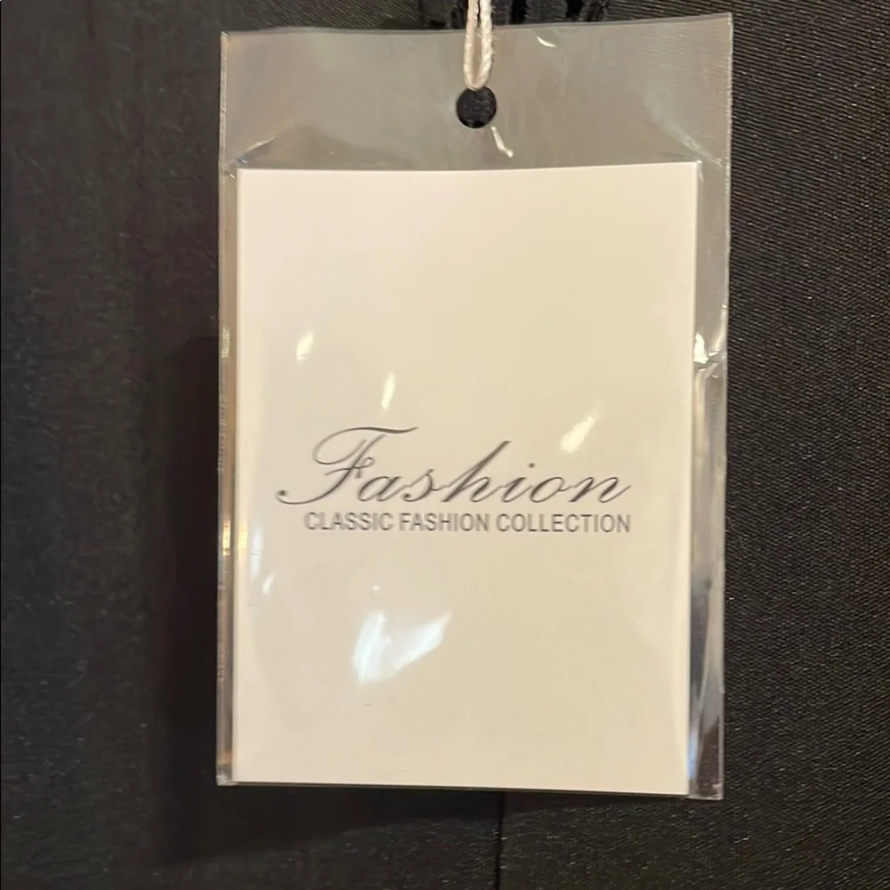 Classic Fashion Collection, Sleek Black Sleeveless Jumpsuit with Straight Leg - Picture 2 of 5